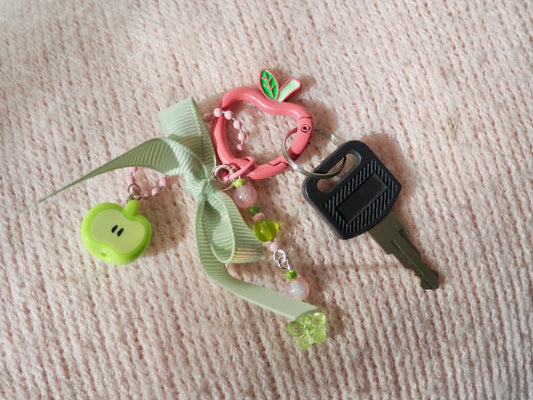 Porte-clé pomme rose
